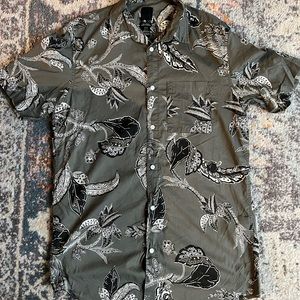 H&M Men’s Collard Short Sleeve